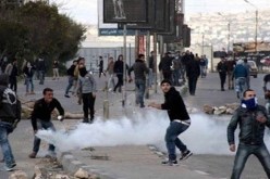 إصابة عشرات الفلسطينيين جراء قمع مسيرة بلعين الأسبوعية