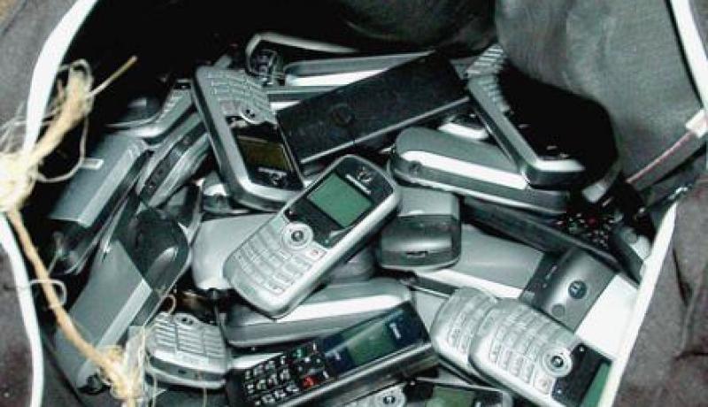 حجز أزيد من 3300 هاتف نقال بتلمسان