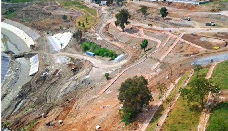 ظهور تشققات على مستوى حديقة باردو في قسنطينة