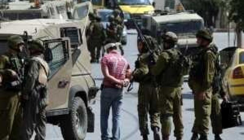 الجيش الاسرائيلي يعتقل 5 فلسطينيين جنوب الضفة الغربية