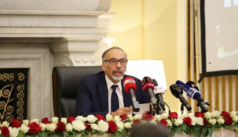 بالصور.. الدكتور مصطفى شريف يحاضر بمقر مجلس الأمة