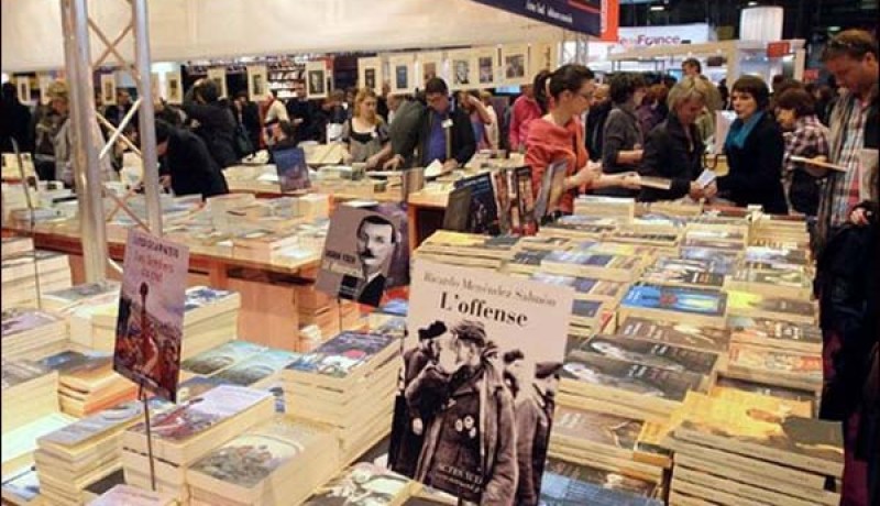 مشاركة نحو 40 دار نشر جزائرية بقرابة 700 مؤلف في صالون باريس للكتاب
