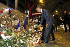 أوباما وهولند يزوران مسرح باتاكلان في باريس