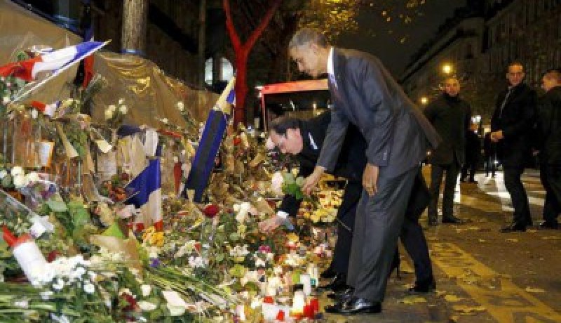 أوباما وهولند يزوران مسرح باتاكلان في باريس