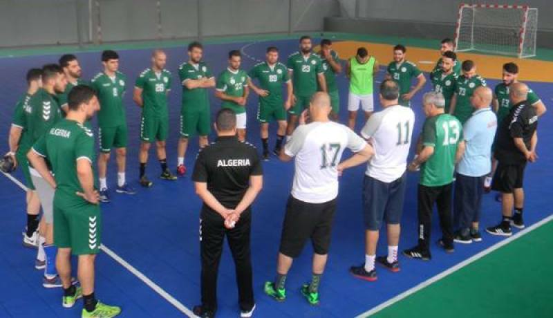 المنتخب الوطني لكرة اليد يطير إلى سلوفينيا تحضيرا لألعاب “تاراغونا”