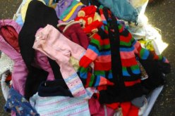 حجز حاويتين معبأتين بملابس الشيفون بميناء وهران