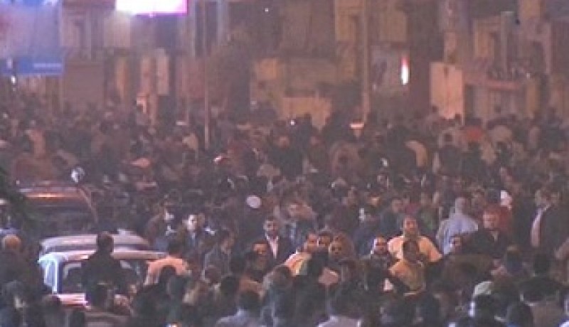 اصابة 35 رجل شرطة بجروح  خلال اشتباكات محيط قصر الرئاسة بمصر