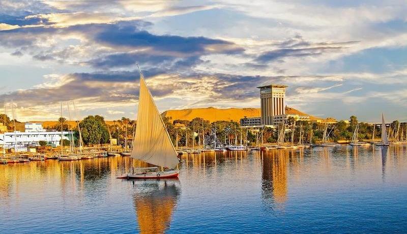 بالوثيقة.. مصر تشدد إجراءات الحصول على التأشيرة للسياح الجزائريين