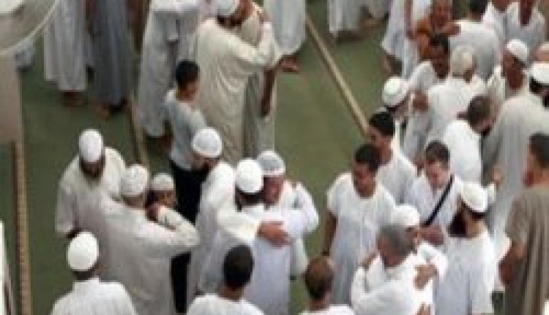 العاصميون يحيون عيد الفطر المبارك وقلوبهم في غزة