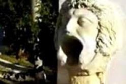 الجزائر تتسلم من تونس “قناع غورغون” الذي عثر عليه بمنزل صهر زين العابدين بن علي