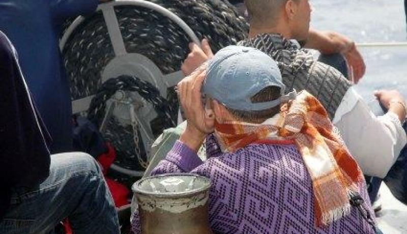 السلطات الإسبانية ترحل حراڤا يشتبه في إصابته بإنفلونزا الخنازير