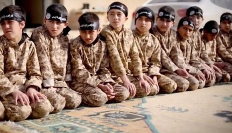 داعش يعدم 12 طفلا في مدينة الموصل