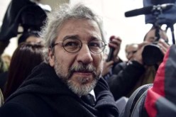 تركيا تعتقل رئيس تحرير صحيفة جمهوريت المعارضة