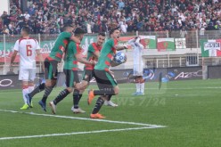 بالصور..النيران الصديقة تحسم داربي المولودية والشباب !