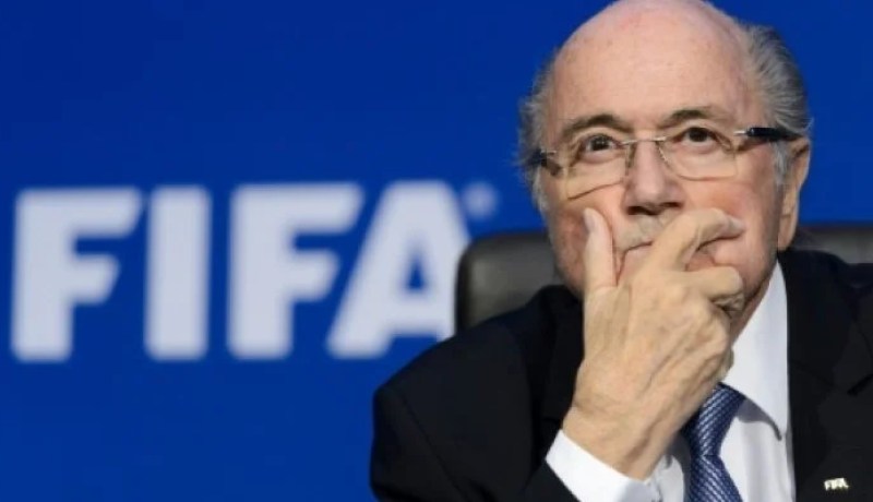 شركتا كوكا كولا وماكدونالدز تطلب من بلاتر الرحيل فورا