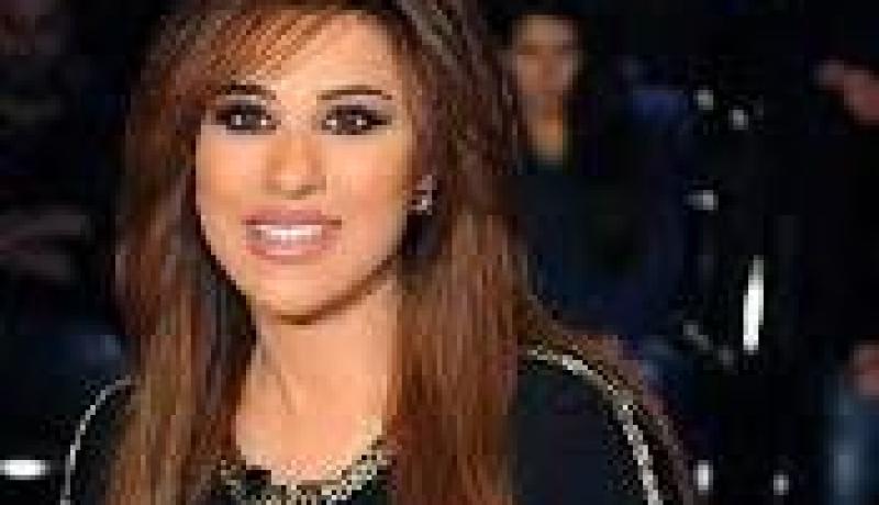 نجوى كرم تعيش قصة حب مع شاب يصغرها سنا