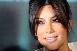 هذا هو المبلغ الذي تدفعه كيم كارديشيان لشراء مساحيق تجميلها