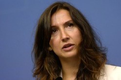 وزيرة مسلمة في السويد تقدم استقالتها بعد ضبطها مخمورة أثناء قيادة السيارة