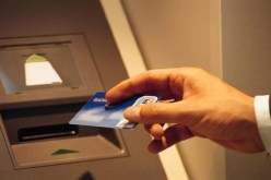 فرنسا تعزز مراقبة الحسابات البنكية بعد الهجمات الإرهابية