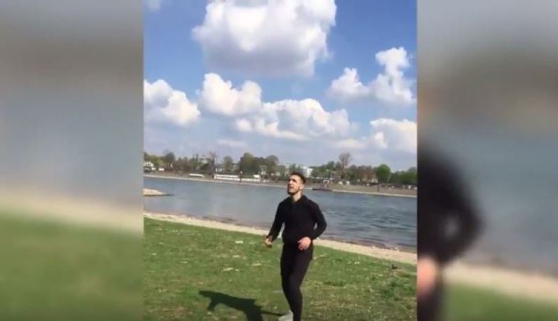 بالفيديو .. مهارات بن طالب بكرة التنس تبهر أنصار شالك