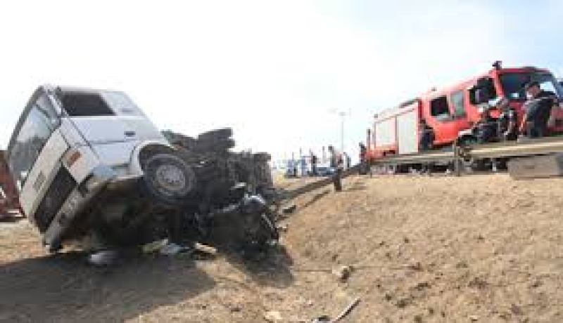 وفاة 13 شخصا وجرح 23 في حوادث طرق خلال يومين