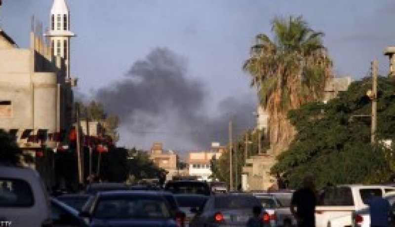 قصف جوي لميناء زوارة غربي ليبيا