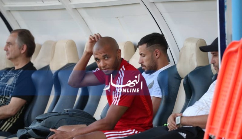 بالصور.. “بلايلي” بالزي المدني في الحصة التدريبية للخضر !!