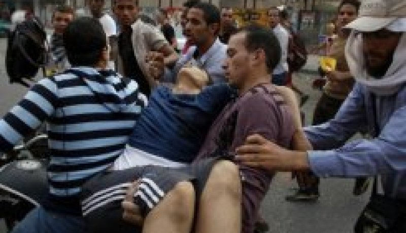 الامن المصري استخدم القوة القاتلة في تفريق تظاهرات مؤيدي مرسي