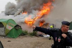 ماكرون يعيد البوصلة نحو ليبيا ويرفض استقبال اللاجئين