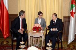 الرئيس بوتفليقة يستقبل وزير الدفاع التشيكي