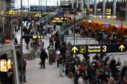 الشرطة الدنماركية توقف مسافراً مغربياً بسبب الصلاة