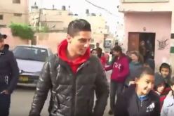 بالفيديو محمّد عساف يتحدّى الحرب ويتجوّل في شوارع فلسطين المحتلّة
