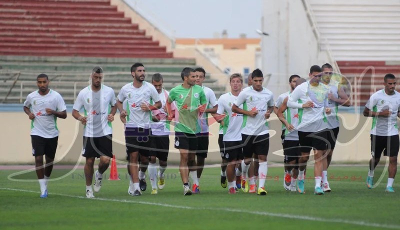 إلتحاق أول دفعة من اللاعبين الجزائريين المحترفين بأرض الوطن