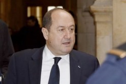 إهمال فالس سبب التهديدات الإرهابية في فرنسا