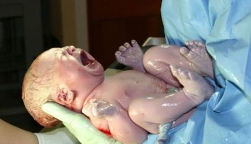 بوضياف يعلن استفادة أكثر من 9 آلاف ممرض وقابلة من تكوين خلال دفعة 2015