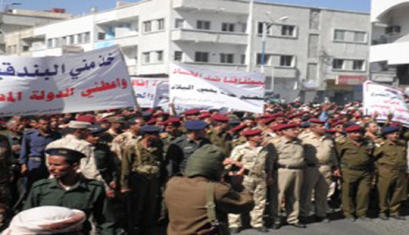 تجدد الاحتجاجات في المؤسسة العسكرية اليمنية بعد أيام من تولي هادي الرئاسة