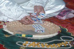 أم لتسعة أطفال متهمة بممارسة الشعوذة والتسوّل إفقاد النساء وعيهن في بيوتهن لسلبهن مجوهراتهن في الرغاية