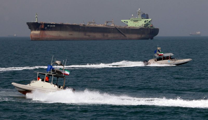 إيران تفشل هجوما للقراصنة علي إحدى ناقلاتها النفطية