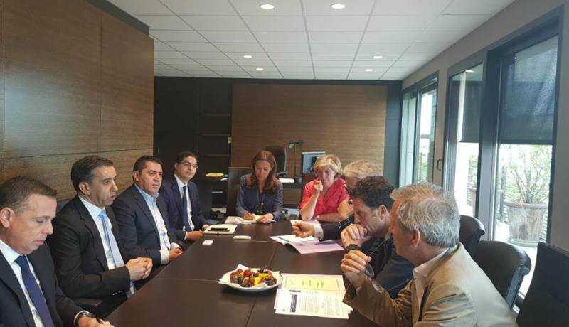 بالصور.. علي حداد يلتقى المدير الجديد لـ “الميداف” الفرنسي الجديد