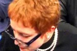 خليدة تومي تحارب الملاهي بمقام الشهيد بالجزائر