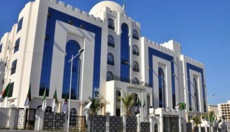 حزب الحرية والعدالة يلح على ضرورة تمرير مشروع تعديل الدستور على الاستفتاء