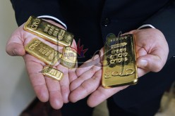 تفكيك شبكة دولية لتهريب الذهب من أوروبا إلى الجزائر