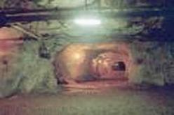 500 منجمي بالونزة في إضراب ويهدّدون بنقل الإحتجاج إلى العاصمة