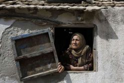 لاجئون فلسطينيون يزرعون اسطح منازلهم حتى لا ينسوا اراضيهم