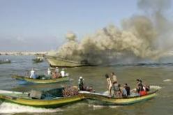 الزوارق الحربية الاسرائيلية تفتح النار صوب مراكب الصيادين الفلسطينيين بغزة