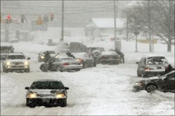 موجة برد تجتاح اليونان وتعطل حركة النقل البحري والطرقات