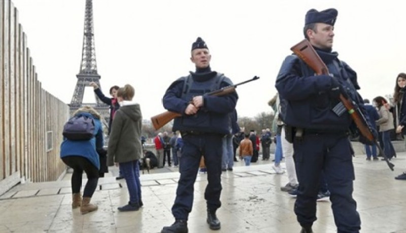 فرنسا تقترح إدخال تعديلات دستورية جديدة