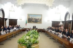 بن صالح: “أحيي قيادة الجيش التي وقفت الى جانب الشعب في هذه المرحلة التاريخية”