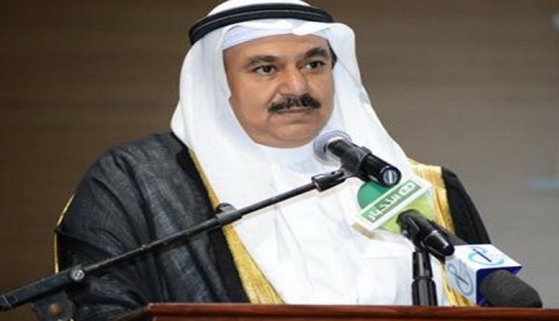 السفير السعودي يمنح حجة لنجل الحاج الشهيد