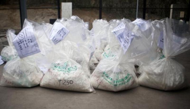 حجز أكثر من طنين من الكوكايين داخل باخرة لنقل البضائع في فرنسا